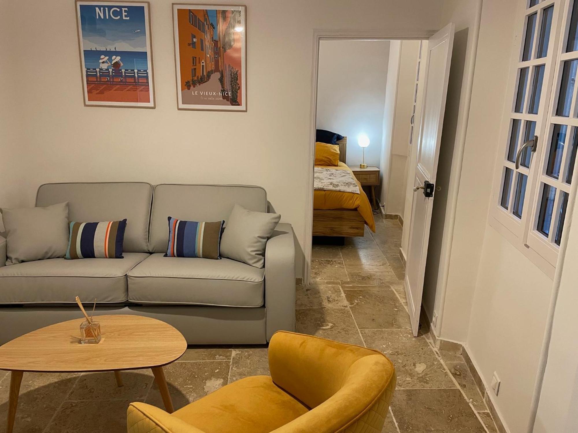 Appartement Vieux-nice 3 Pieces Confortable Et Calme Nice